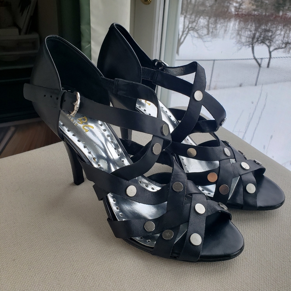 BCBG Black Strappy Leather Heels Sz 9